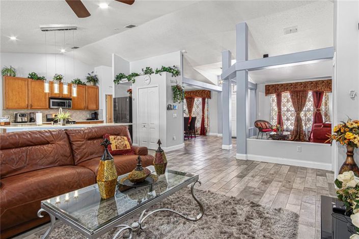 Image No.12-5 Bed Property for sale