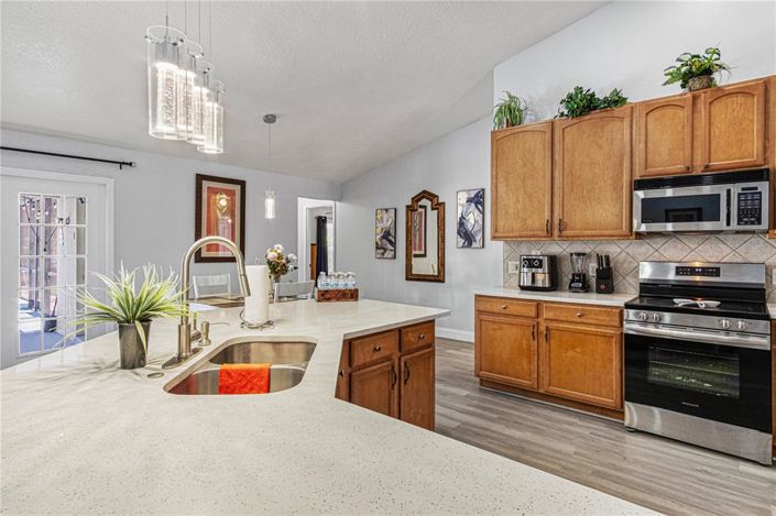 Image No.14-5 Bed Property for sale