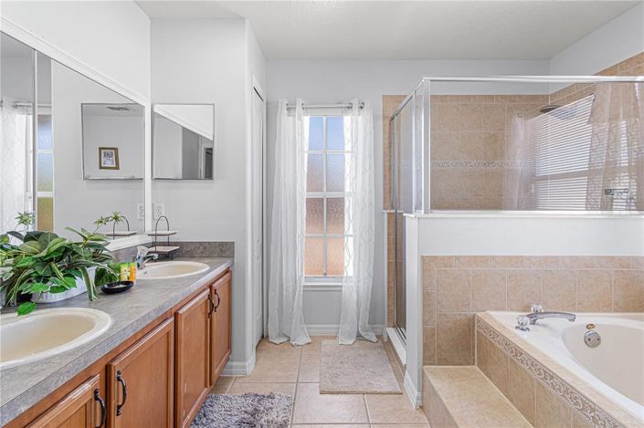 Image No.27-5 Bed Property for sale