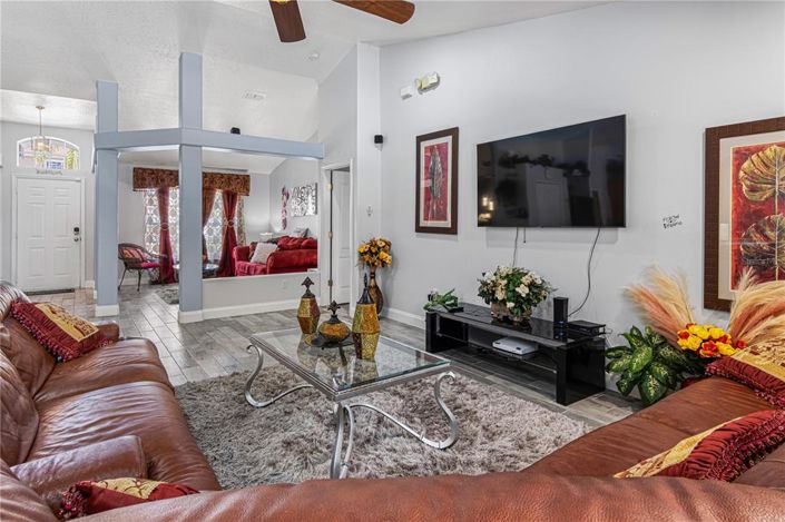 Image No.8-5 Bed Property for sale