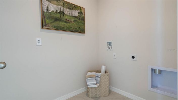 Image No.25-4 Bed Property for sale