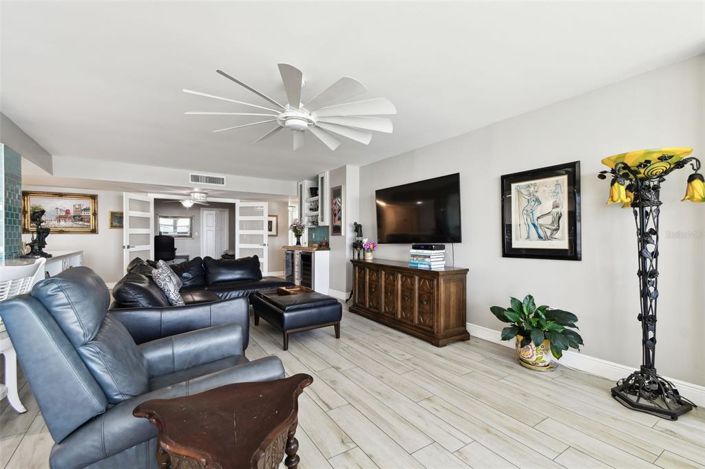 Image No.27-3 Bed Property for sale