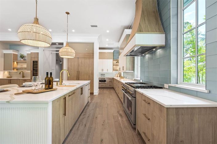 Image No.18-5 Bed Property for sale