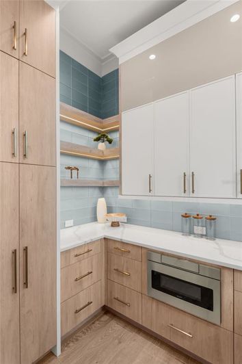 Image No.20-5 Bed Property for sale