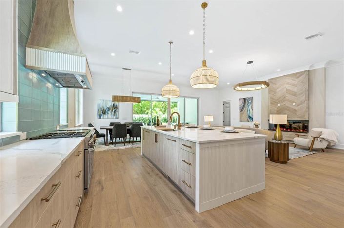 Image No.21-5 Bed Property for sale