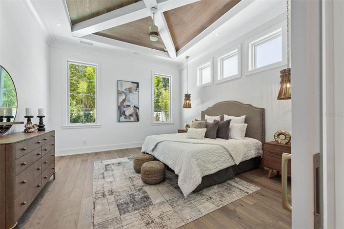 Image No.24-5 Bed Property for sale