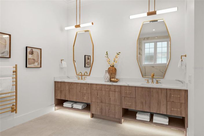 Image No.30-5 Bed Property for sale