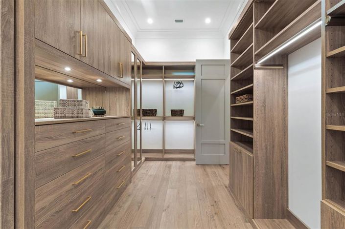 Image No.33-5 Bed Property for sale