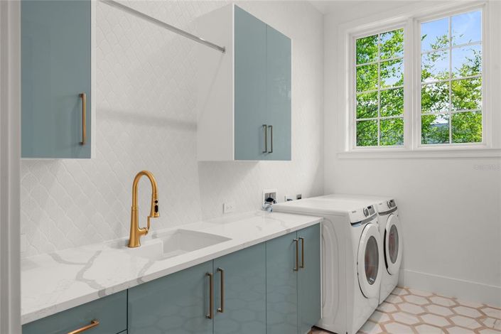 Image No.35-5 Bed Property for sale