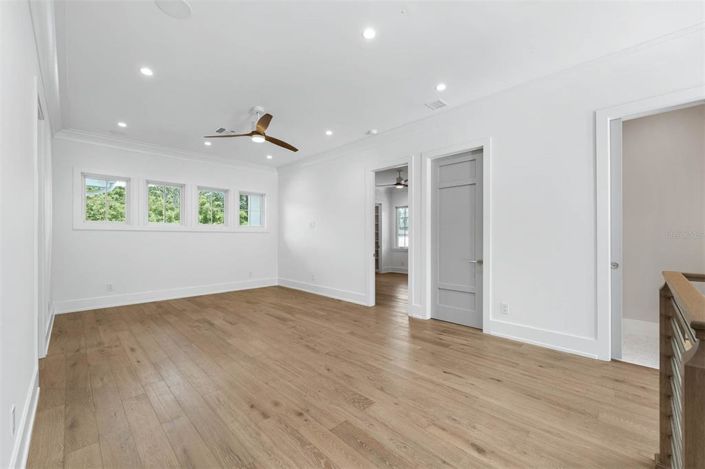 Image No.38-5 Bed Property for sale