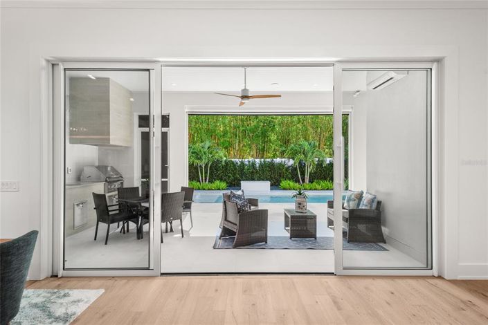 Image No.52-5 Bed Property for sale