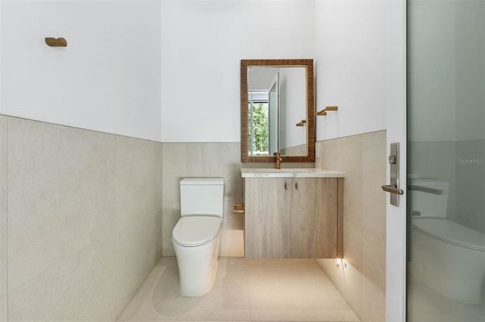 Image No.56-5 Bed Property for sale