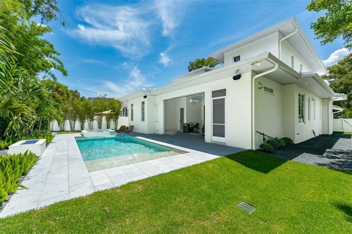 Image No.60-5 Bed Property for sale