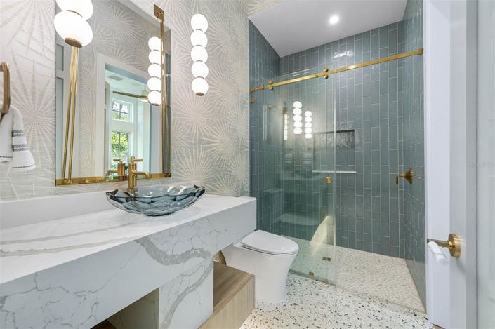 Image No.8-5 Bed Property for sale