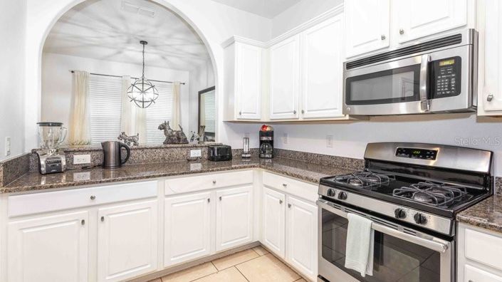 Image No.11-6 Bed Property for sale