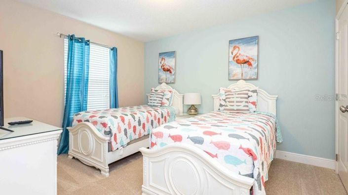 Image No.19-6 Bed Property for sale