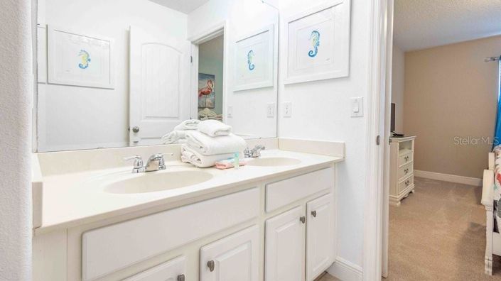 Image No.21-6 Bed Property for sale