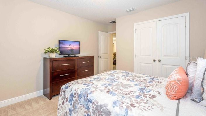 Image No.28-6 Bed Property for sale