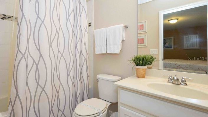 Image No.34-6 Bed Property for sale