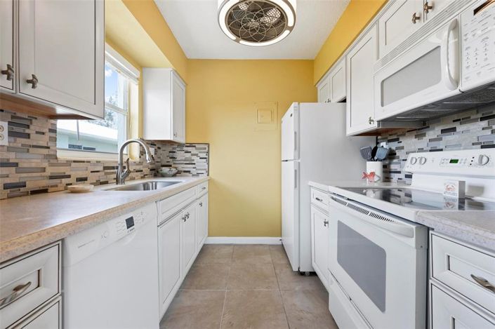 Image No.13-2 Bed Property for sale