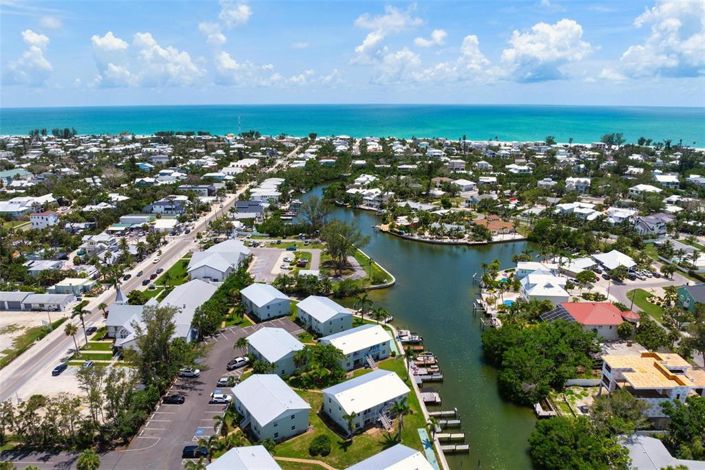 Image No.32-2 Bed Property for sale