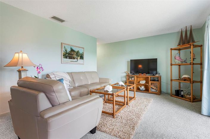 Image No.8-2 Bed Property for sale