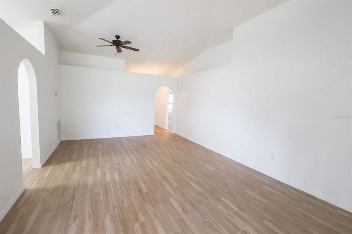 Image No.5-4 Bed Property for sale