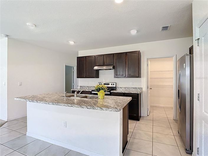 Image No.5-5 Bed Property for sale