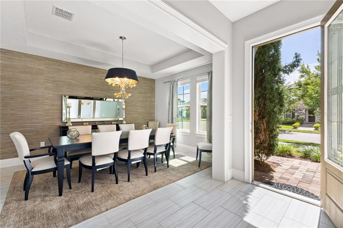 Image No.10-8 Bed Property for sale