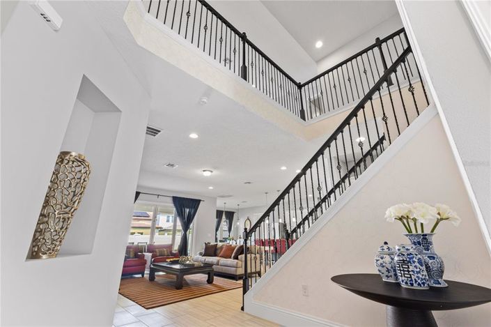 Image No.13-8 Bed Property for sale