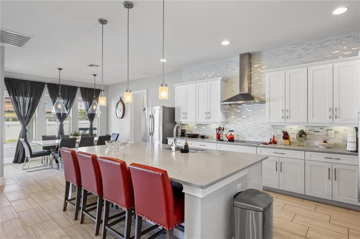 Image No.23-8 Bed Property for sale