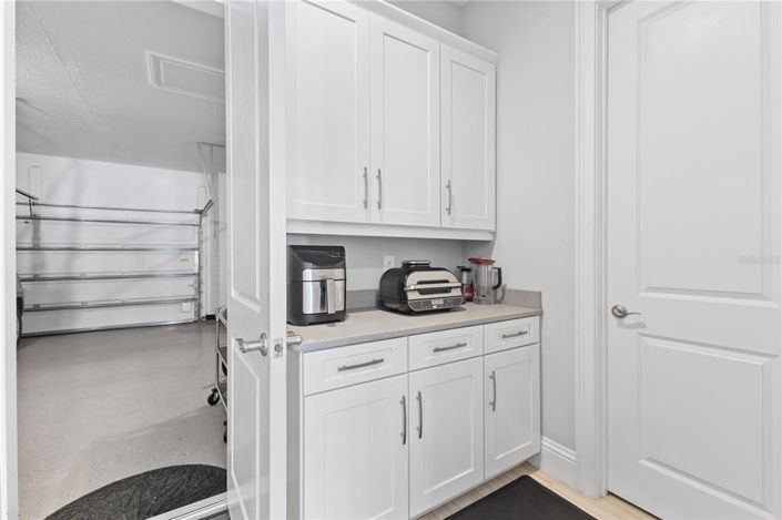 Image No.24-8 Bed Property for sale