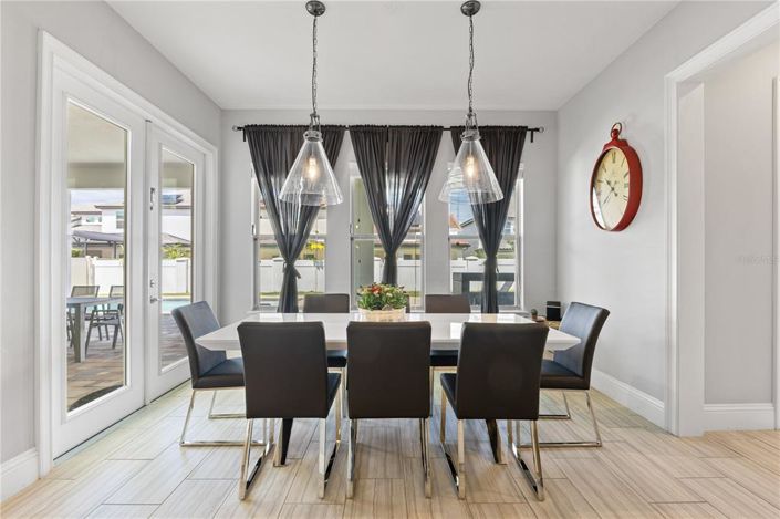 Image No.25-8 Bed Property for sale