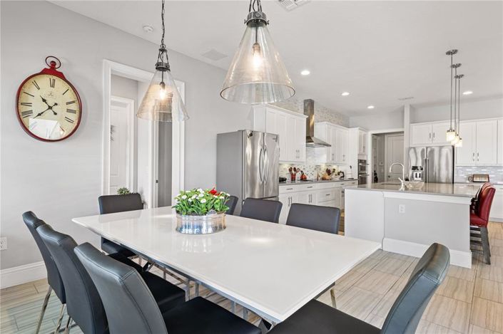 Image No.27-8 Bed Property for sale