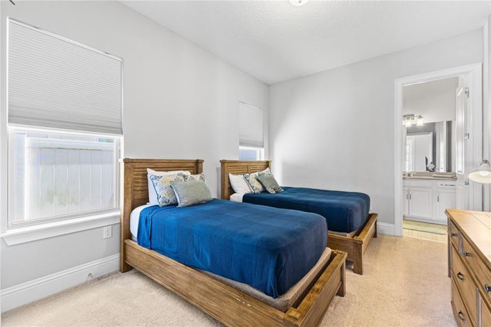 Image No.29-8 Bed Property for sale