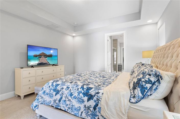 Image No.33-8 Bed Property for sale