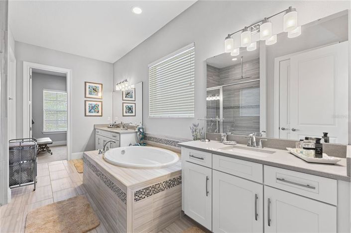 Image No.37-8 Bed Property for sale