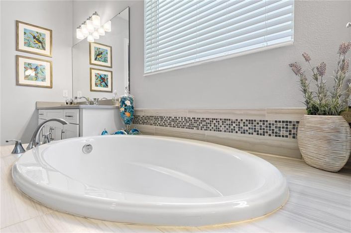 Image No.39-8 Bed Property for sale