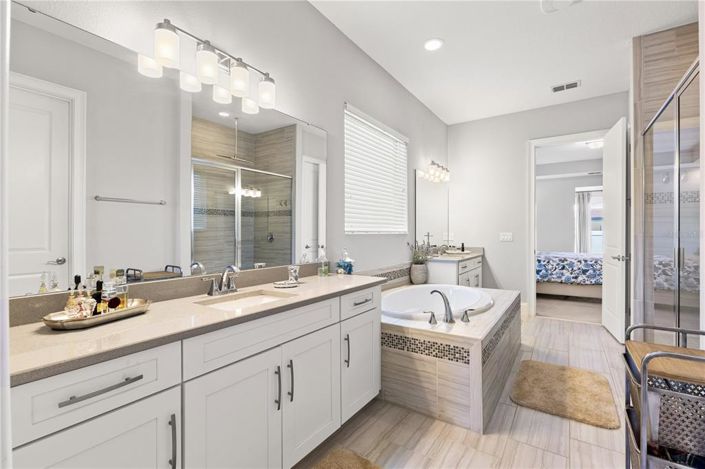 Image No.40-8 Bed Property for sale