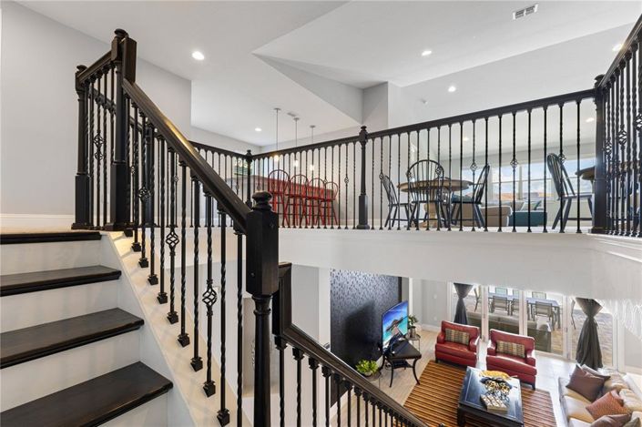 Image No.44-8 Bed Property for sale