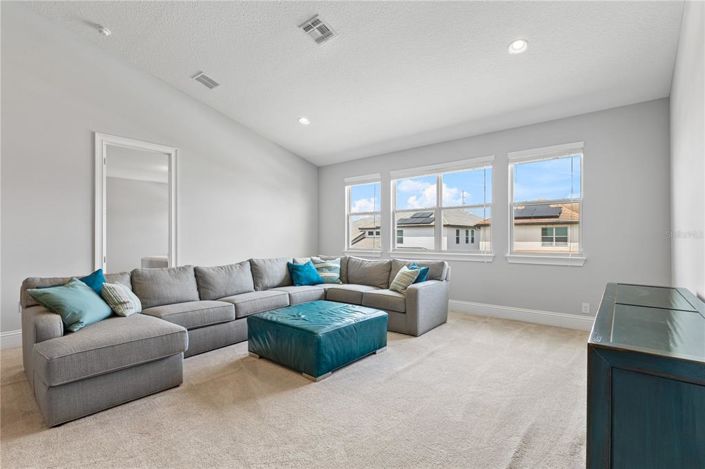 Image No.51-8 Bed Property for sale