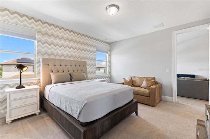 Image No.56-8 Bed Property for sale