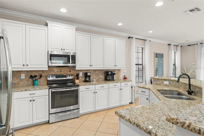 Image No.16-5 Bed Property for sale