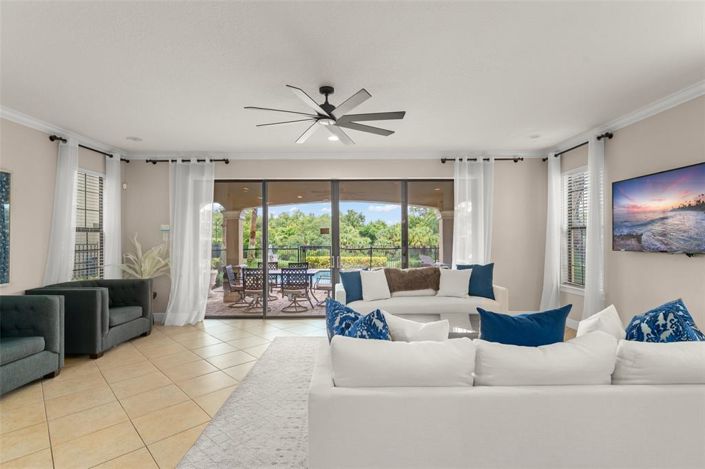 Image No.22-5 Bed Property for sale