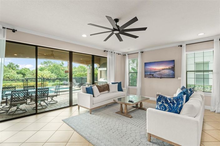 Image No.23-5 Bed Property for sale