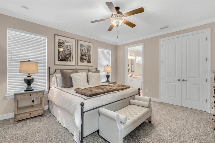 Image No.26-5 Bed Property for sale