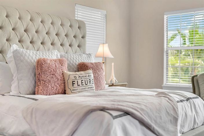 Image No.27-5 Bed Property for sale