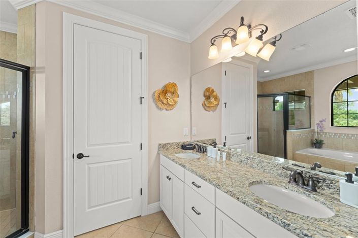 Image No.29-5 Bed Property for sale