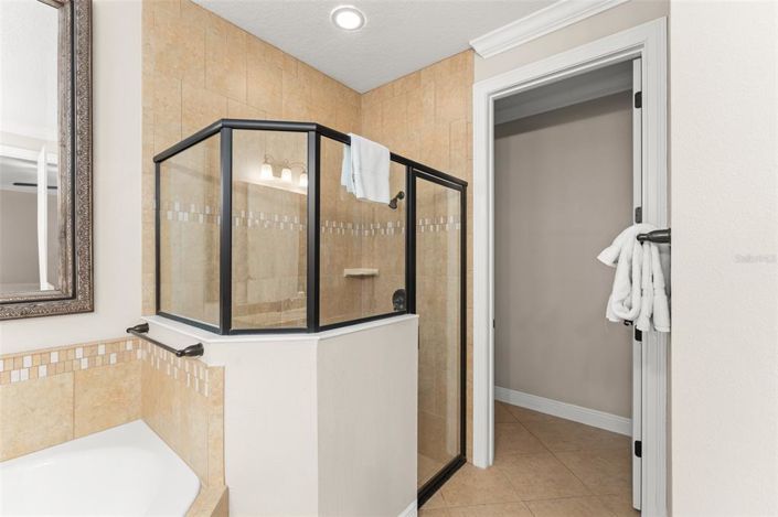 Image No.30-5 Bed Property for sale