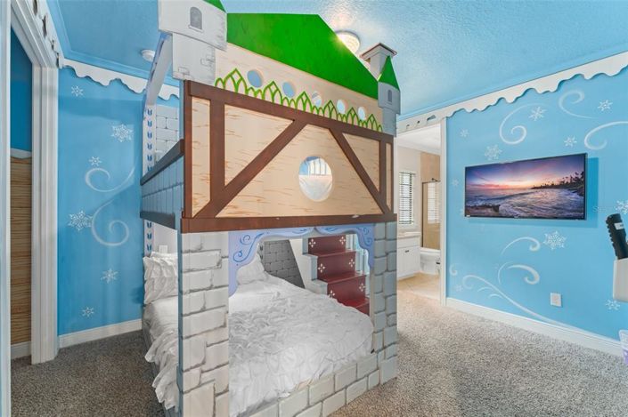 Image No.32-5 Bed Property for sale